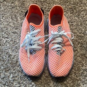 Adidas Men’s Deerupt size 9.5